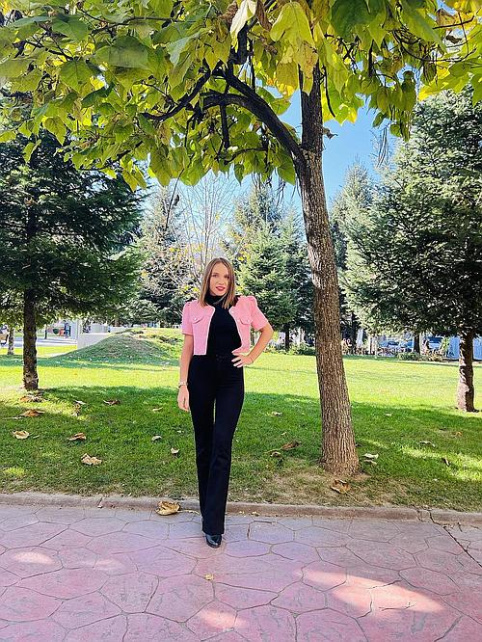 Ana-Maria Roxana ȚICLETE